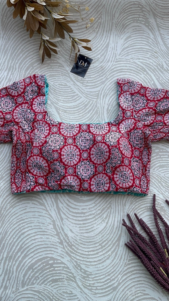 The Dual Muse with Sleeves - Red and Light Blue