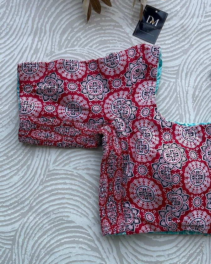 The Dual Muse with Sleeves - Red and Light Blue